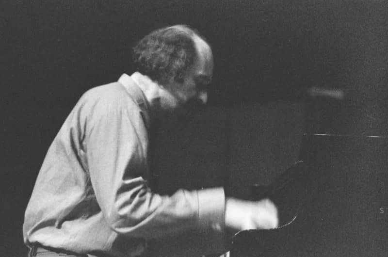 Szabados György /M-Stúdió/