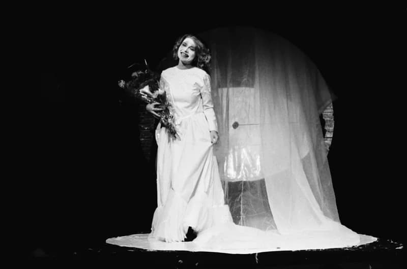 Tolnai: Izéke homokozója, Bayer II.