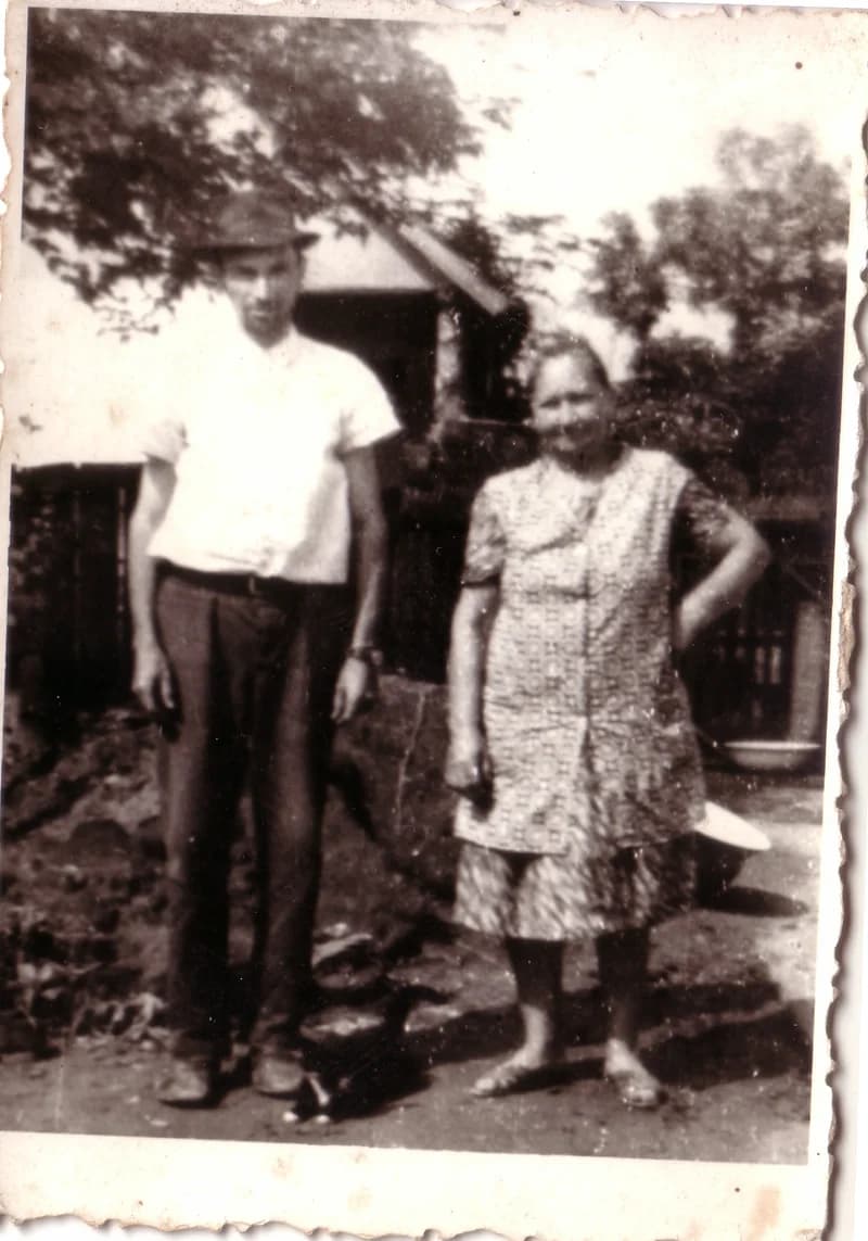 Nagy Lázár édesanyjával