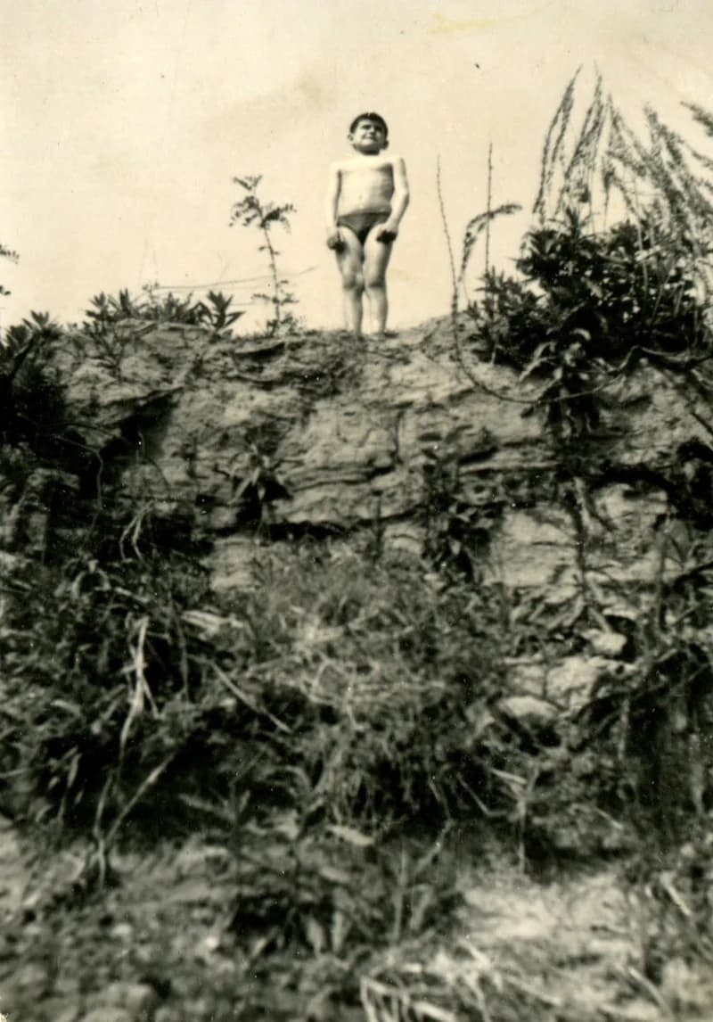 Benes László a Tisza folyó szakadó partjánál