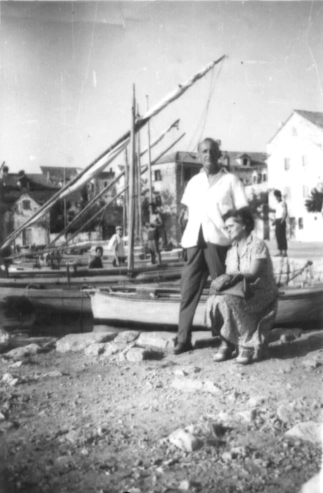 Fehér Klára szülei Supetaron