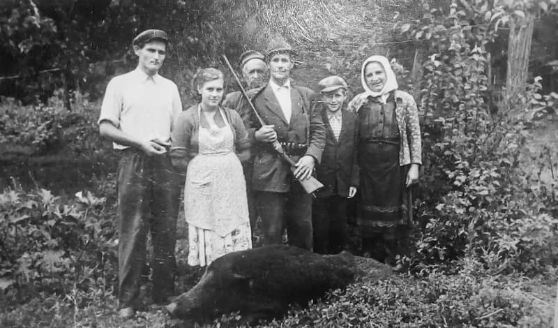 Id. Meggyesi Ferenc és családja a bezdáni szigetben