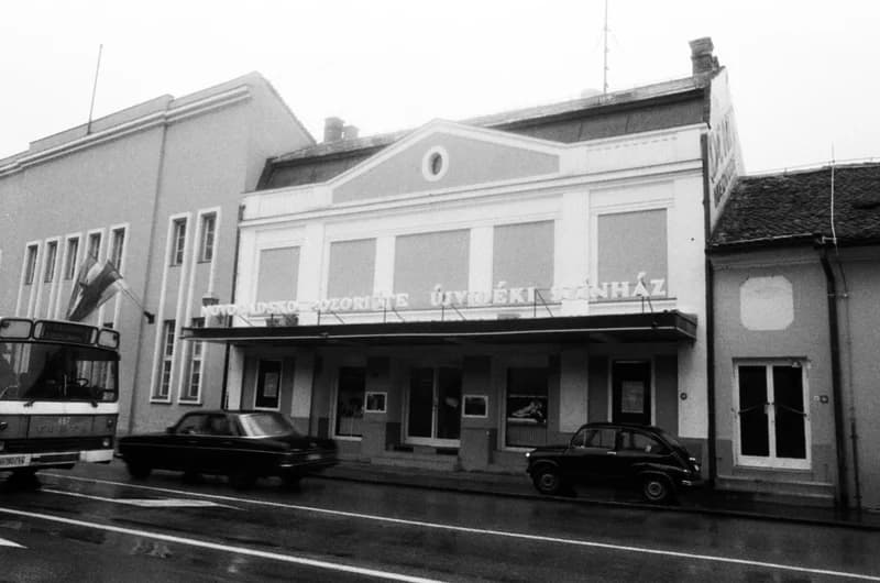 Az újvidéki színház épületének átadója