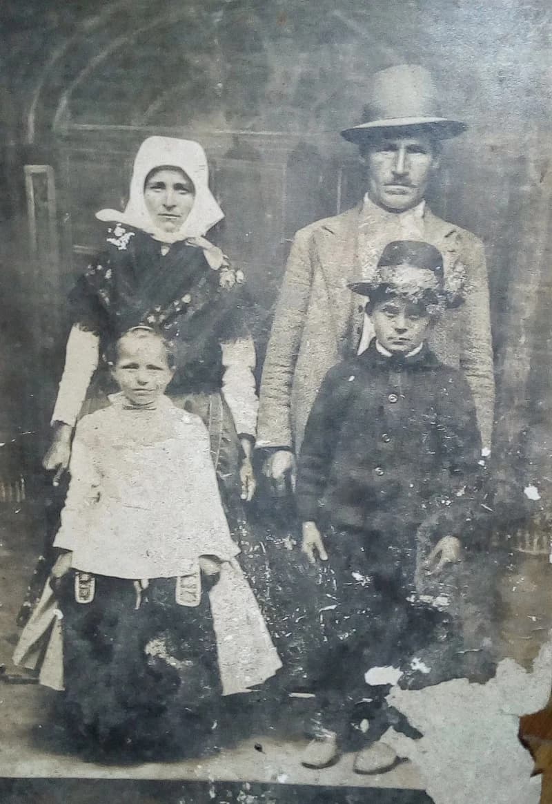 Kengyiai földműves család