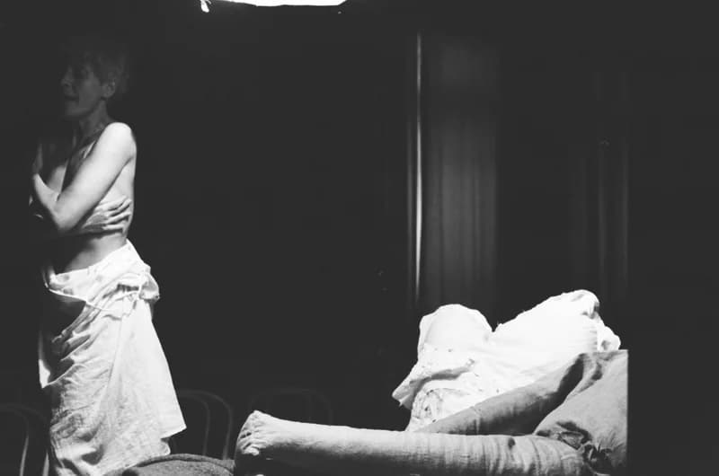 Tolnai: Izéke homokozója, Bayer