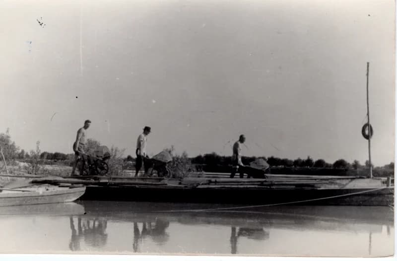 Homokhordás a dereglyébe