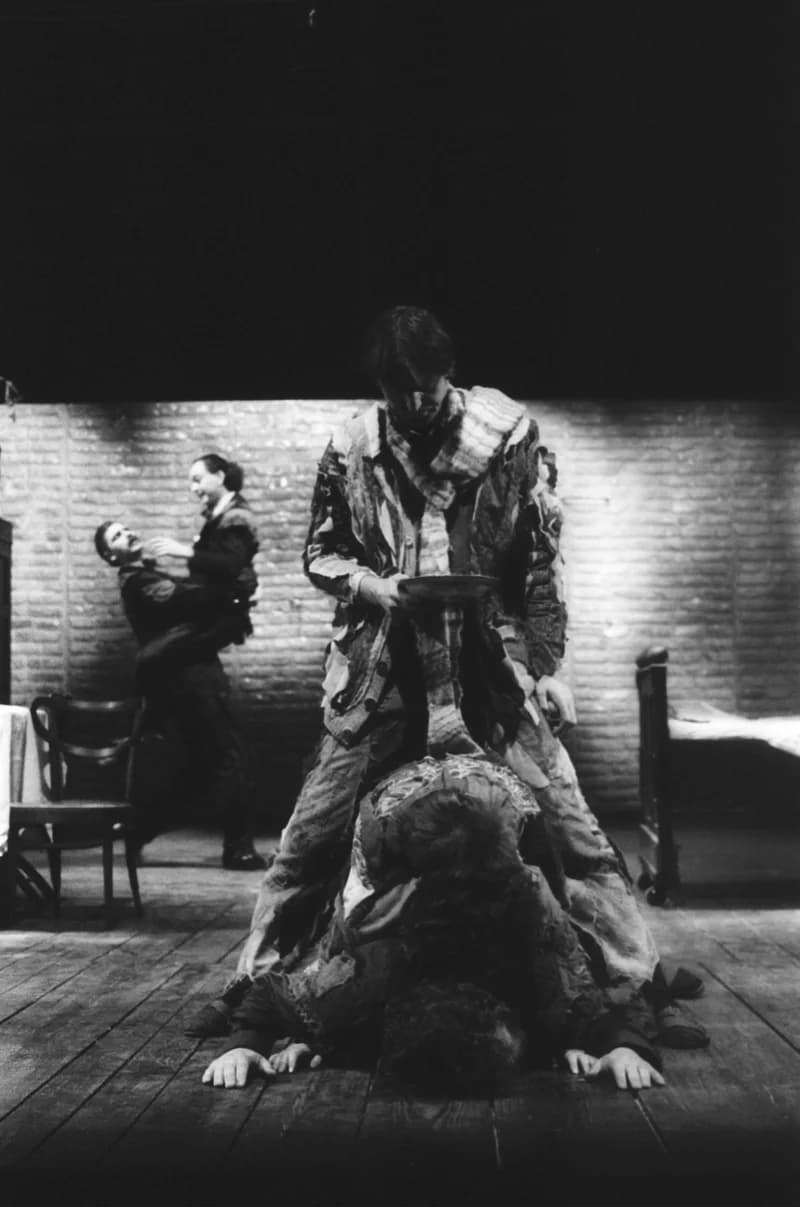 Mrozek: Ház a határon