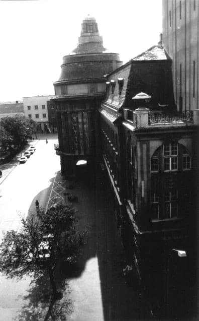 A zentai városháza a közeli lakótömb tetejéről