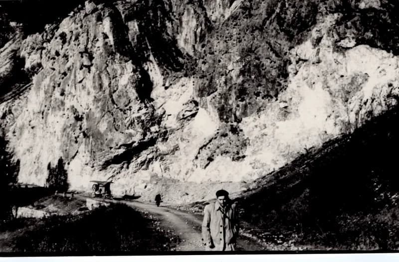 A Manasija-kolostornál