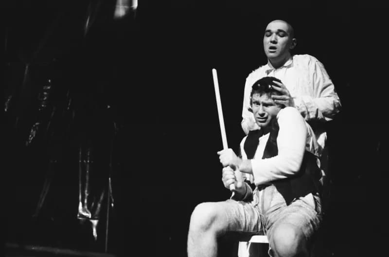 Tömöry Péter (r.), Tolnai Ottó: Paripacitrom 