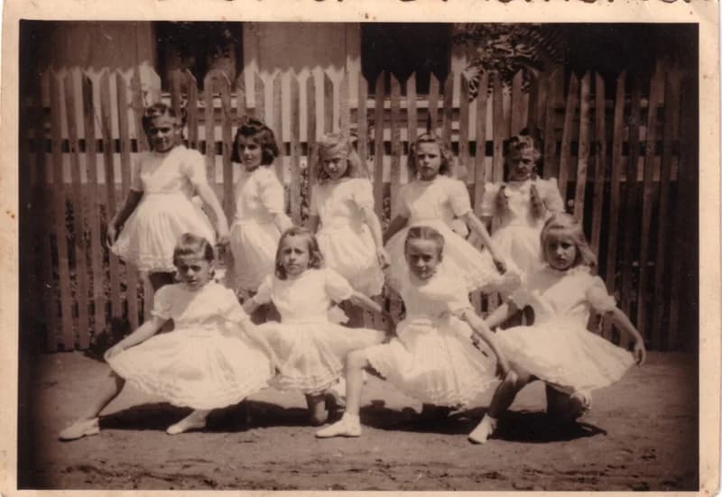 Táncos diáklányok