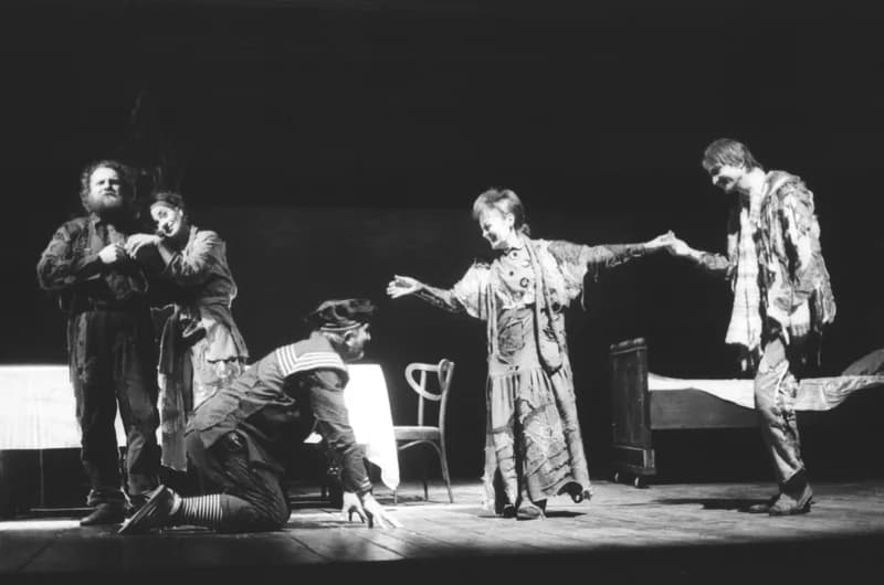 Mrozek: Ház a határon