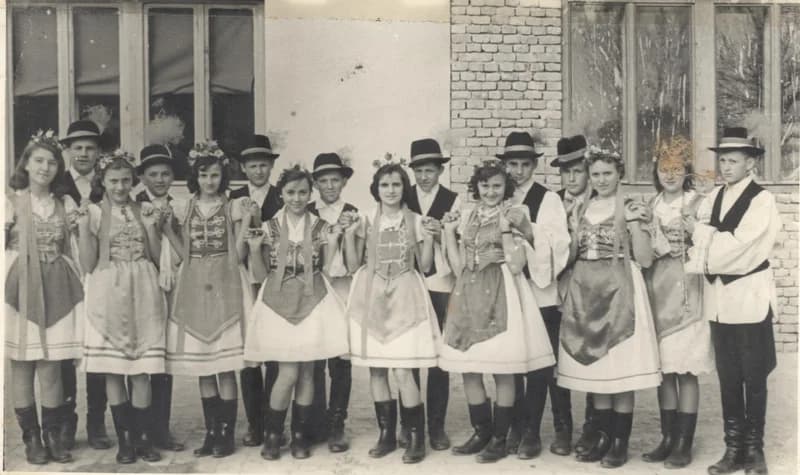 Szilágyi viesletben a fiatalok 