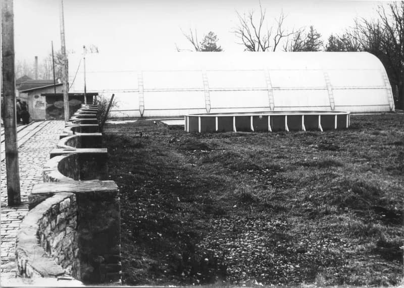 Fedett uszoda Zentán a Népkertben