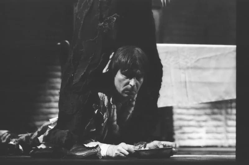 Mrozek: Ház a határon