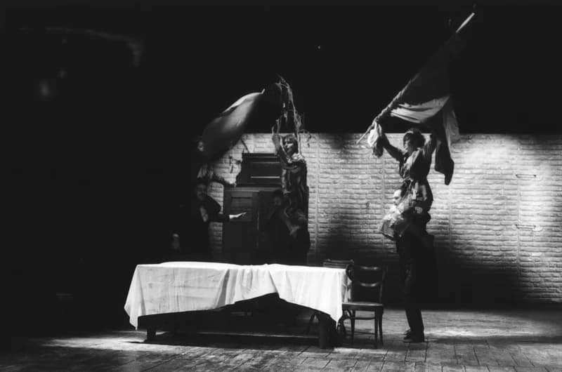 Mrozek: Ház a határon