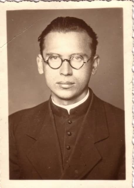 Makra Gyula káplán