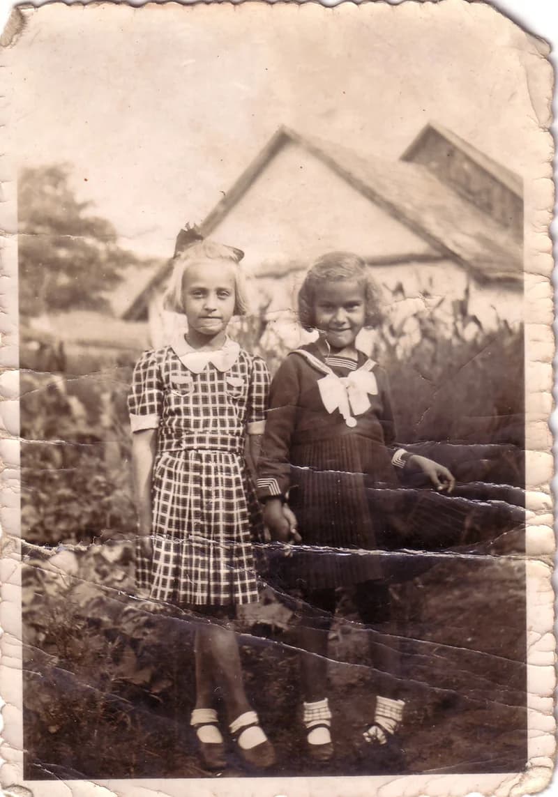 Bagi Mariska egy kislánnyal