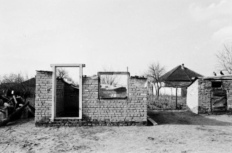 Település a Zorka gyárnál és a gyár füstje