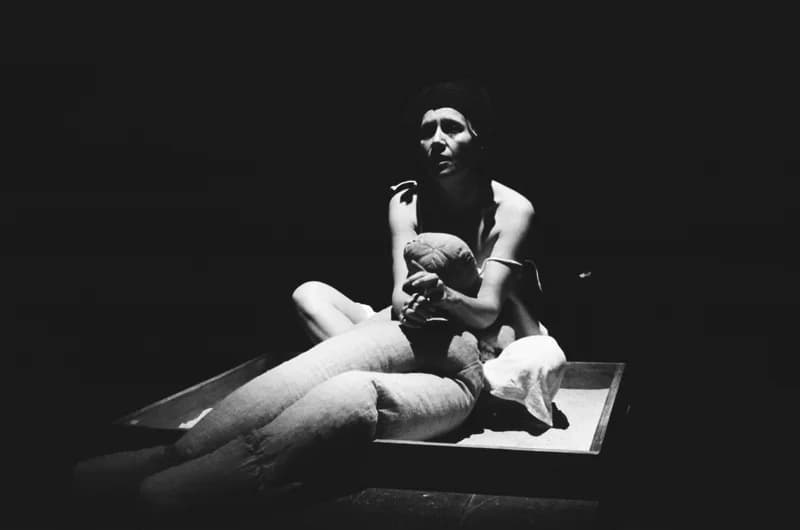 Tolnai: Izéke homokozója, Bayer II.