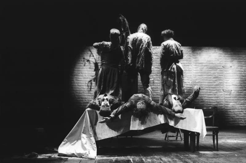 Mrozek: Ház a határon