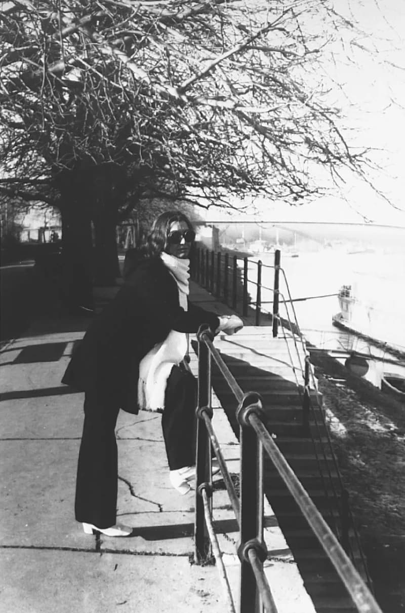 Fehér Klára a zentai Tisza-parton