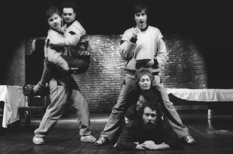 Mrozek: Ház a határon