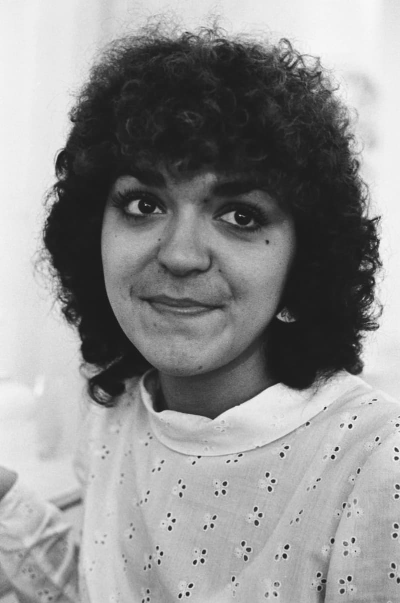 A nagykorúsági díjak átadása (ismeretlen nő)