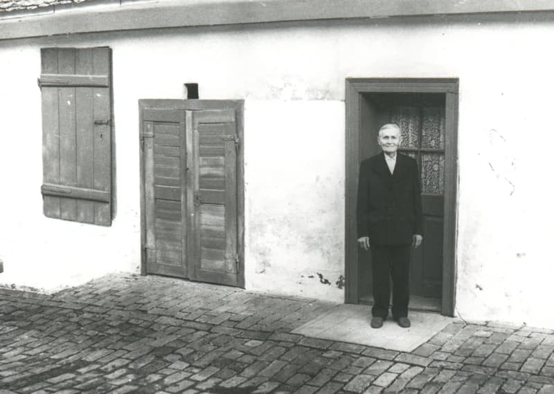 Ökrész László, Ökrész K. apja