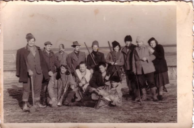 Lackó József vadásztársakkal