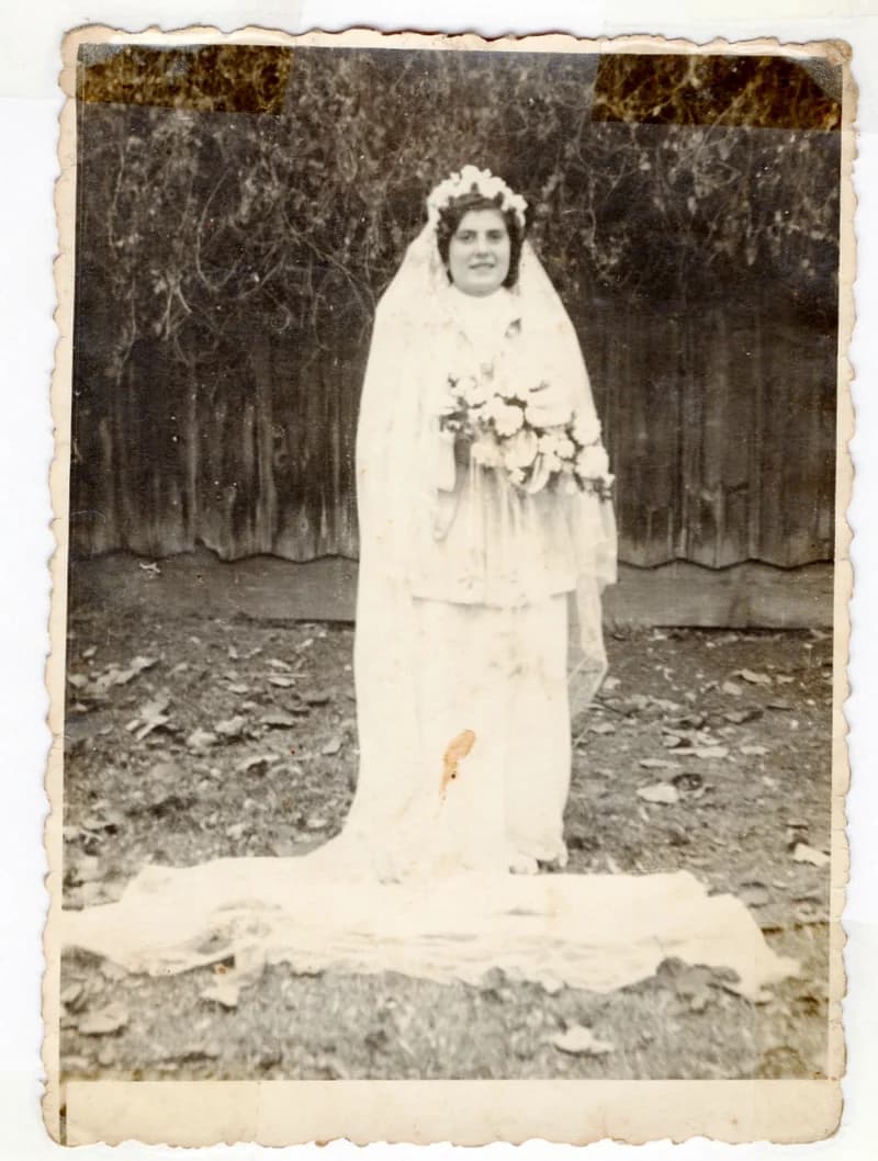 Molnár Rozika mennyasszonyként