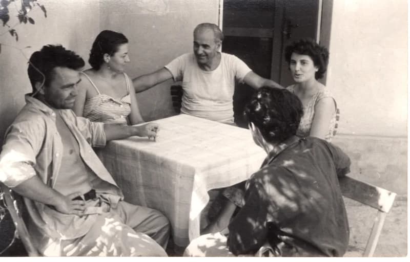 Művésztelep - festők és modellek