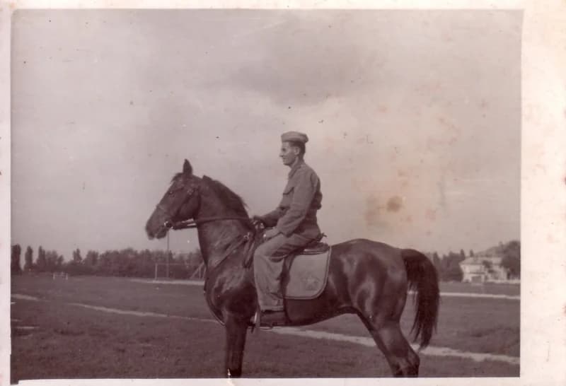 Dömötör András katona lóháton