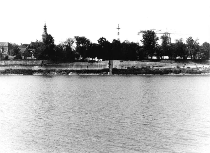 A zentai Tisza-part a Tisza bánáti oldaláról