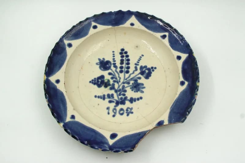 Falra akasztható nagytányér