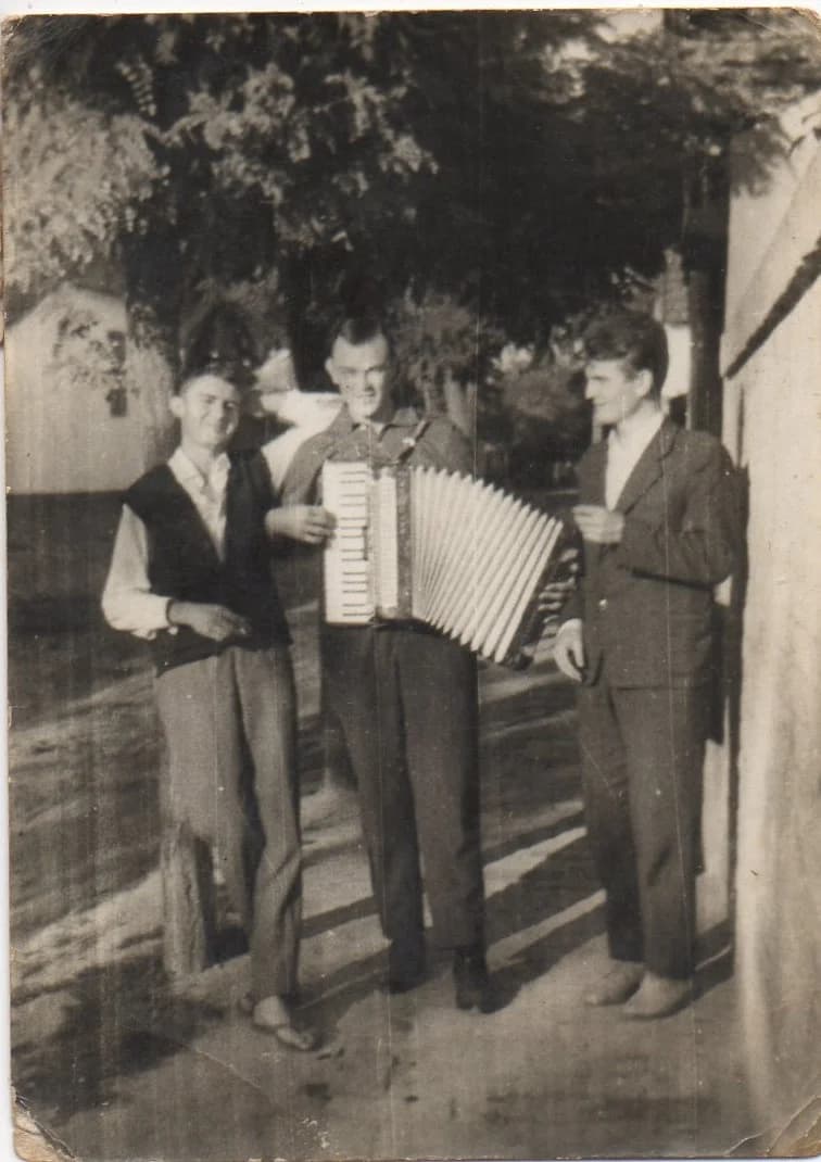 Három zenész Angyal Valéria születésnapján