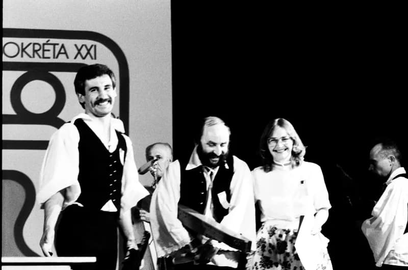 XXI. Gyöngyösbokréta. Tiszavirág együttes