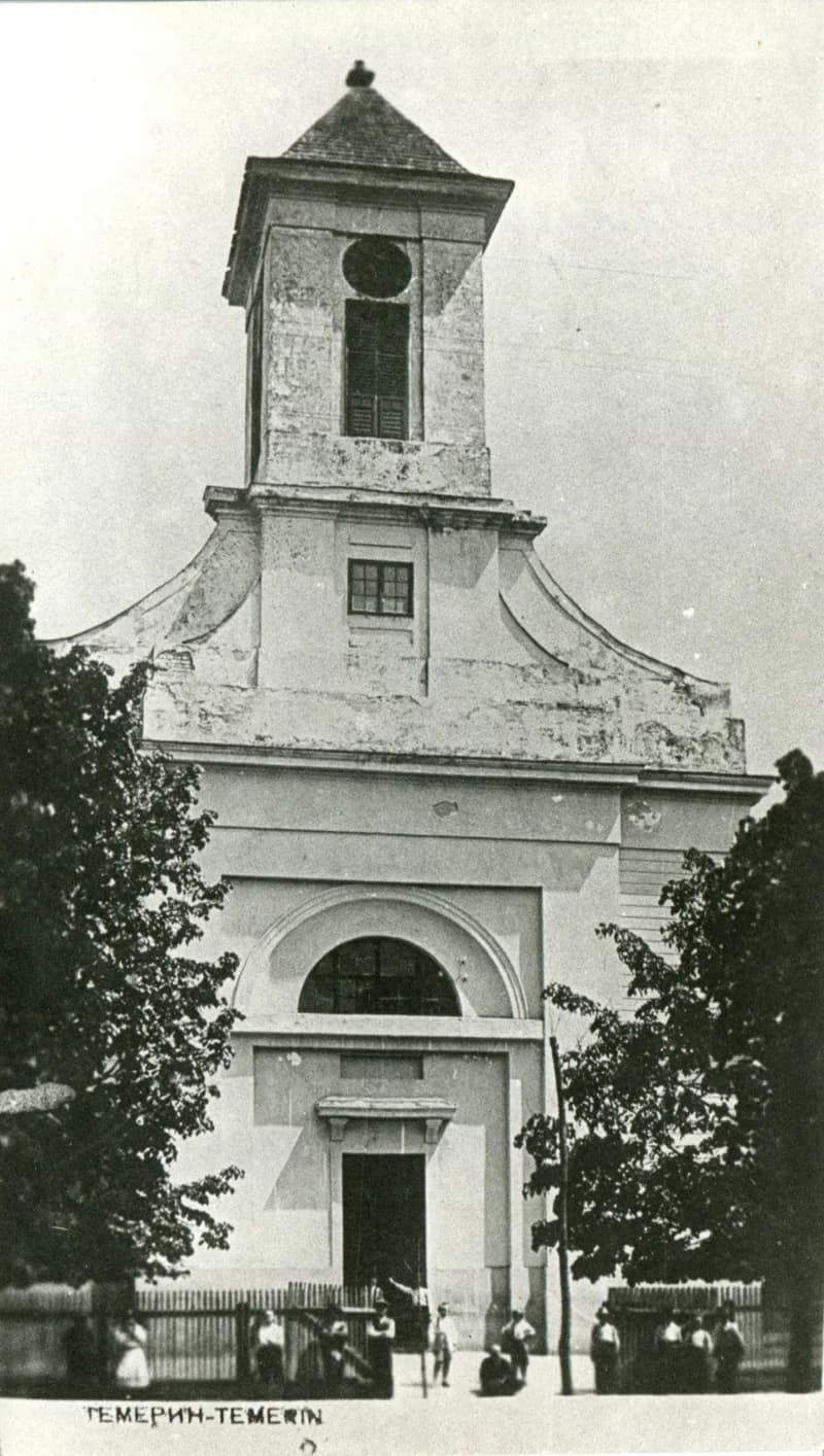 Szent Rozália-templom zsindelyes tetejű tornyával