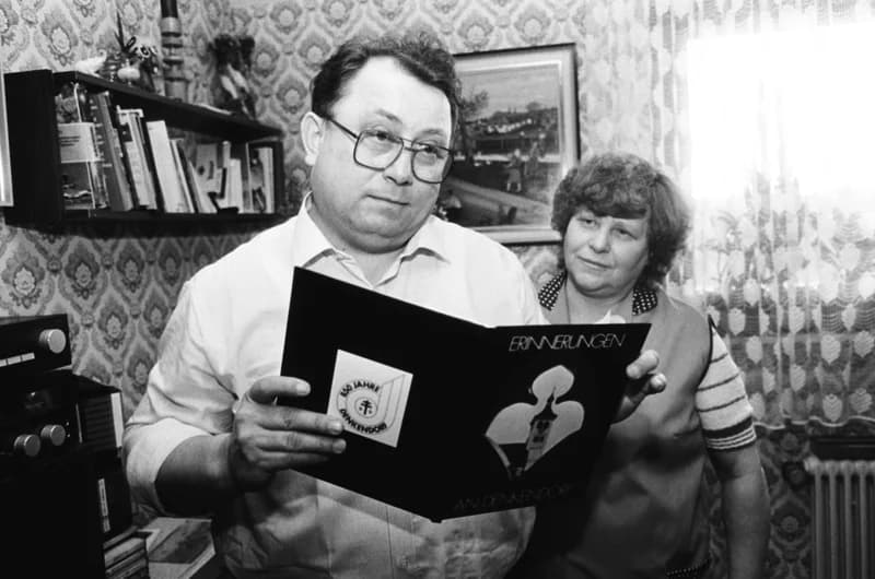 NSZK - Stuttgartban  Göncz Jánosnál