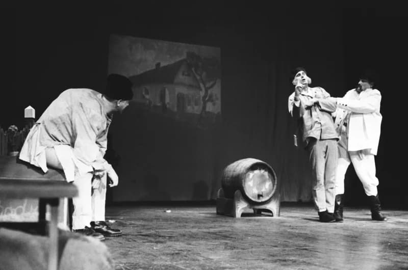 Tóth E.: A falu rossza, avagy a negyedik ablak /r.: Hernyák Gy./