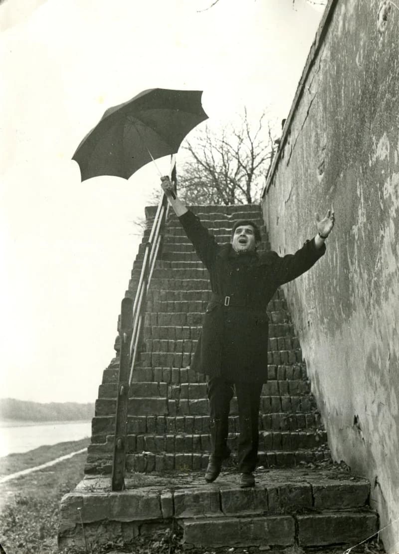 Benes József a zentai rakparton