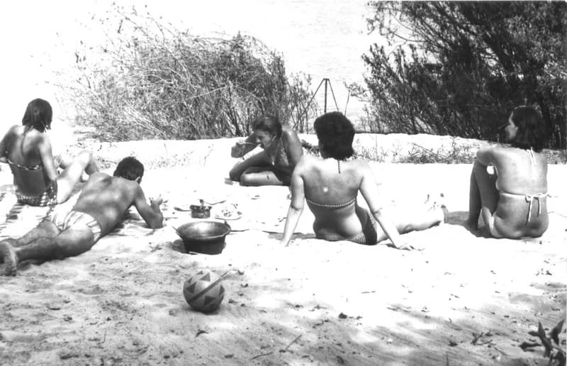 A Fehér család és barátaik a zentai Tisza-parton a "Halászcsárdánál"  