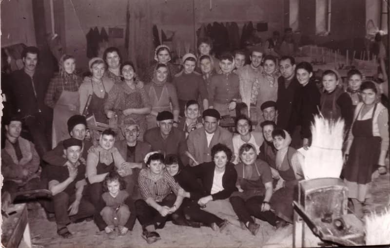 Seprűtötőgyár dolgozói