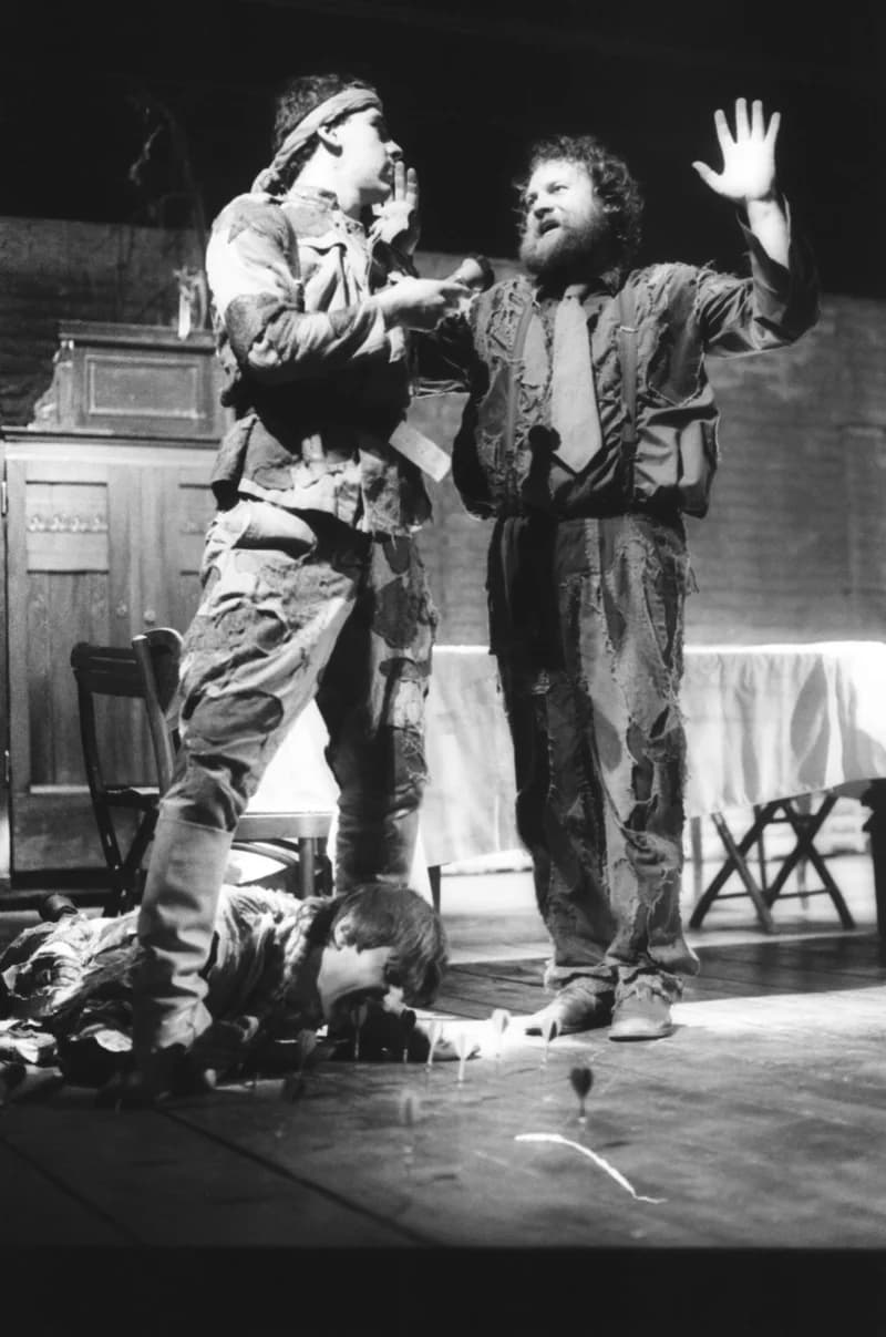 Mrozek: Ház a határon