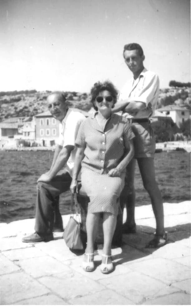 Fehér Klára szülei Supetaron