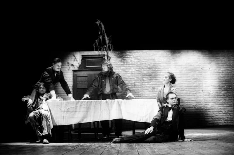 Mrozek: Ház a határon