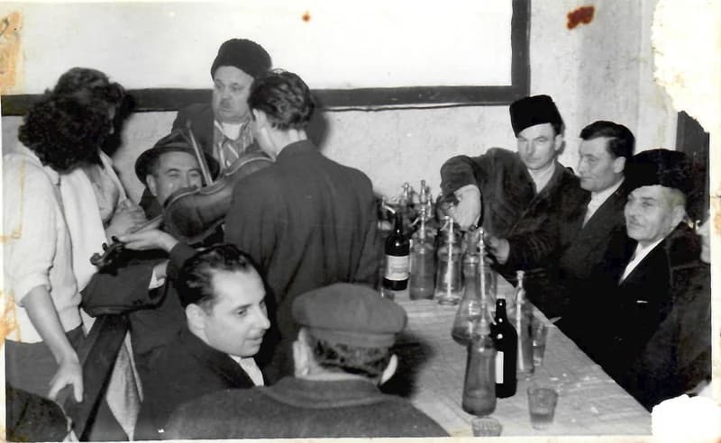 Vörös András kocsmájában