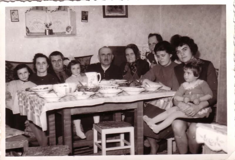Családi asztalnál