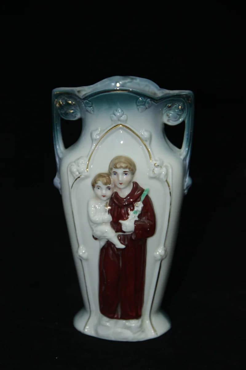 Váza Szent Antal-ábrázolással
