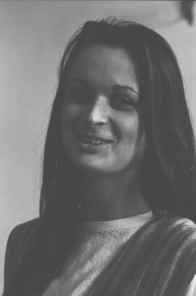 I. L. Ribal iskola kis színjátszói és Krnács Erika